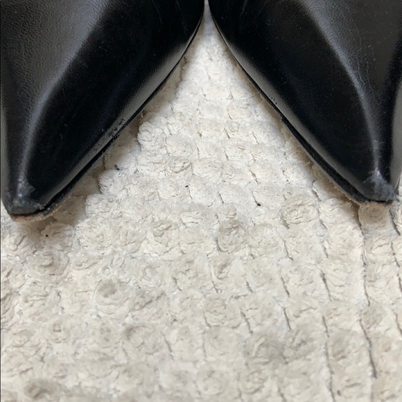 Manolo Blahnik Classic Black Pumps - Picture 6 of 10